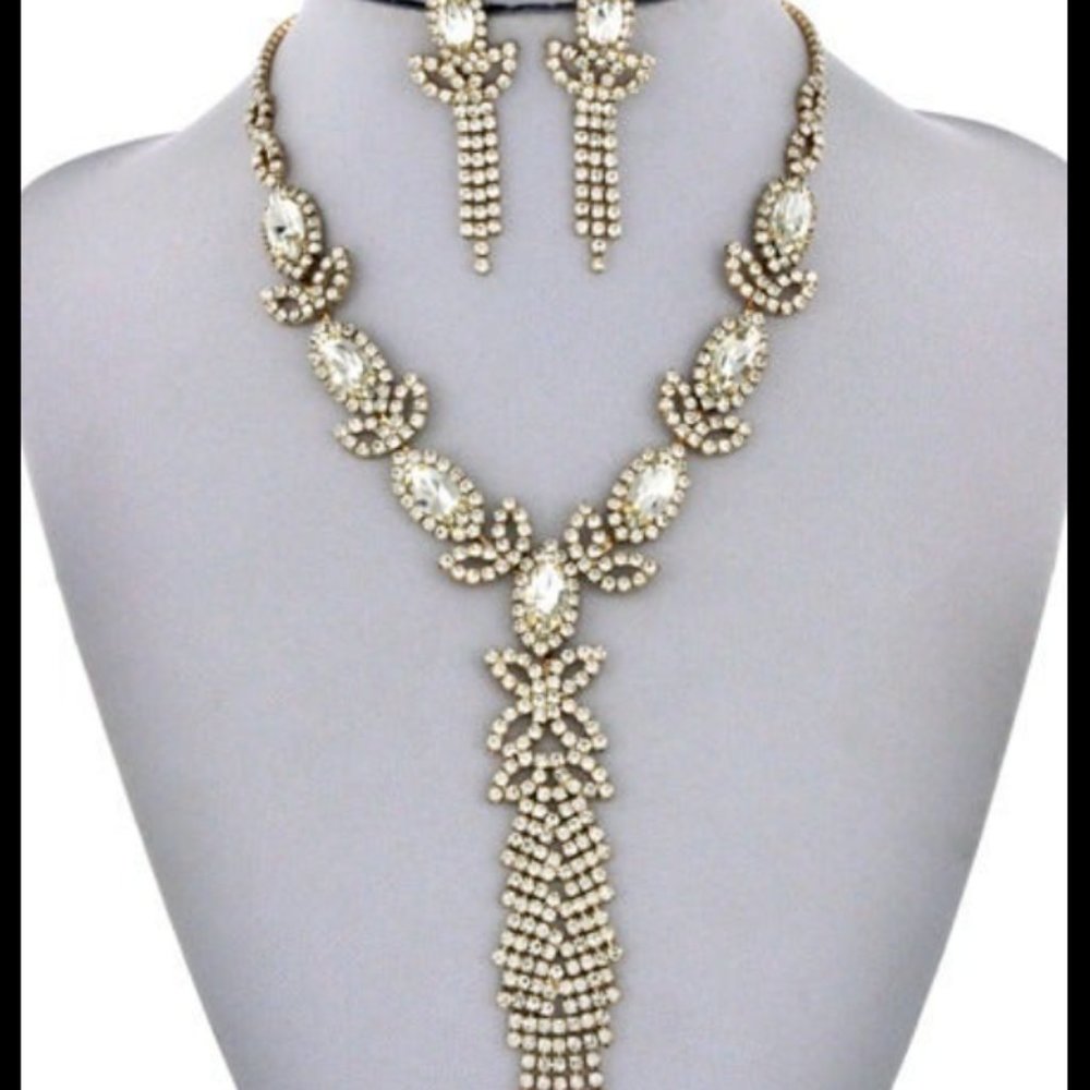 NWT Stunning Rhinestone Crystal Y Statement Necklace & Earring Set